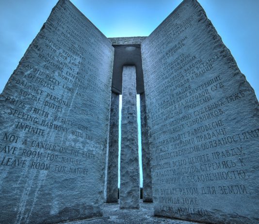 Die Georgia Guidestones – Fakten und Theorien